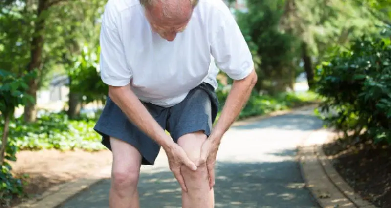 Những người bị đau xương nên hạn chế tập nặng