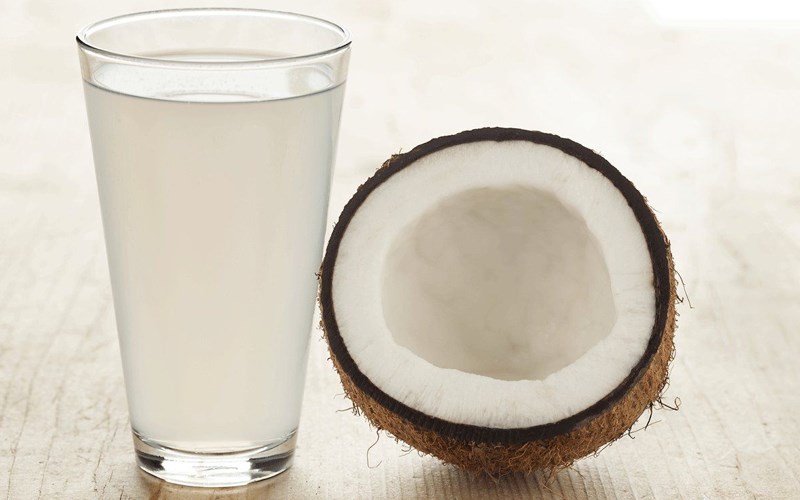 Nước dừa giúp chống oxy hóa