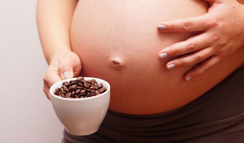 Những người không nên uống hoặc hạn chế uống cà phê