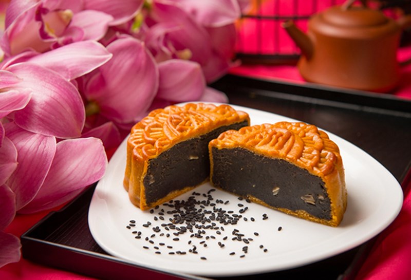 Bánh trung thu mè đen