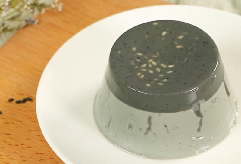 Bánh flan mè đen