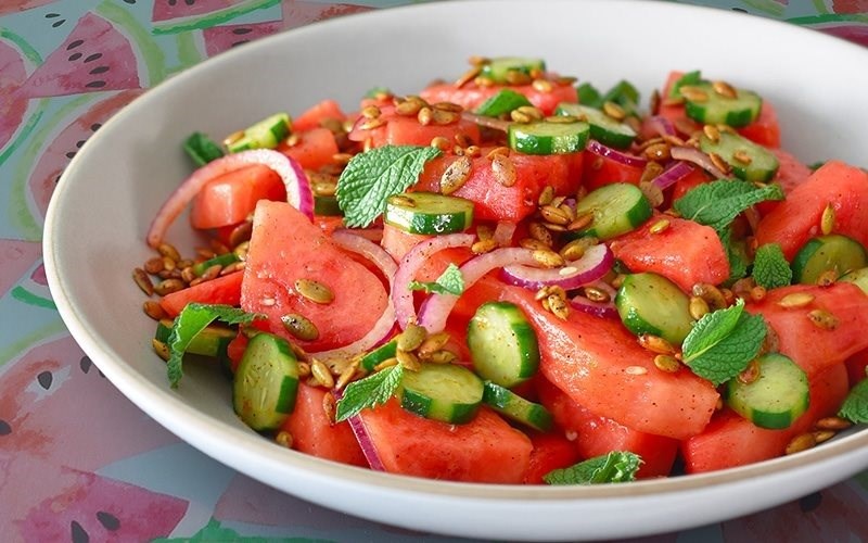 Salad cà chua và dưa hấu