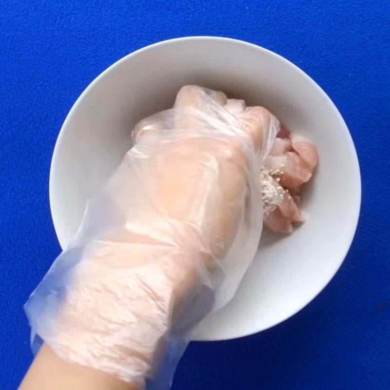 Sơ chế và ướp thịt heo