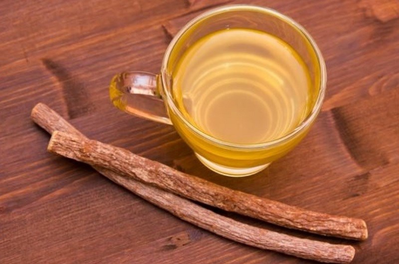 Mật ong và nước ấm