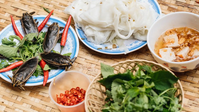 Bánh cuốn nước mắm nam ngư cà cuống