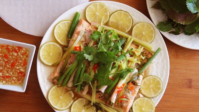 Cá hồi hấp chanh