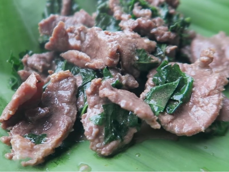 Trâu xào lá lốt