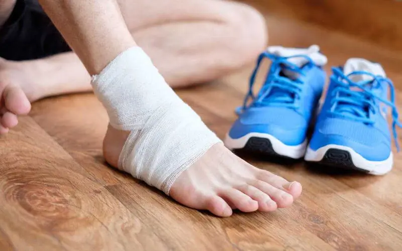 Một số lưu ý khi trị bong gân tại nhà