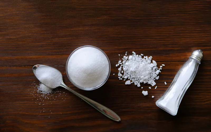 Sử dụng nước muối đậm đặc là phương pháp hiệu quả