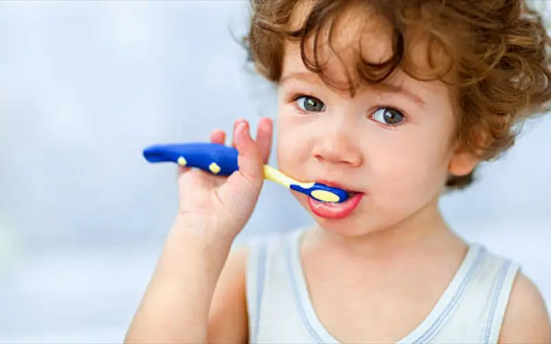 Ba mẹ nên chọn những thương hiệu uy tín về bàn chải đánh răng cho bé