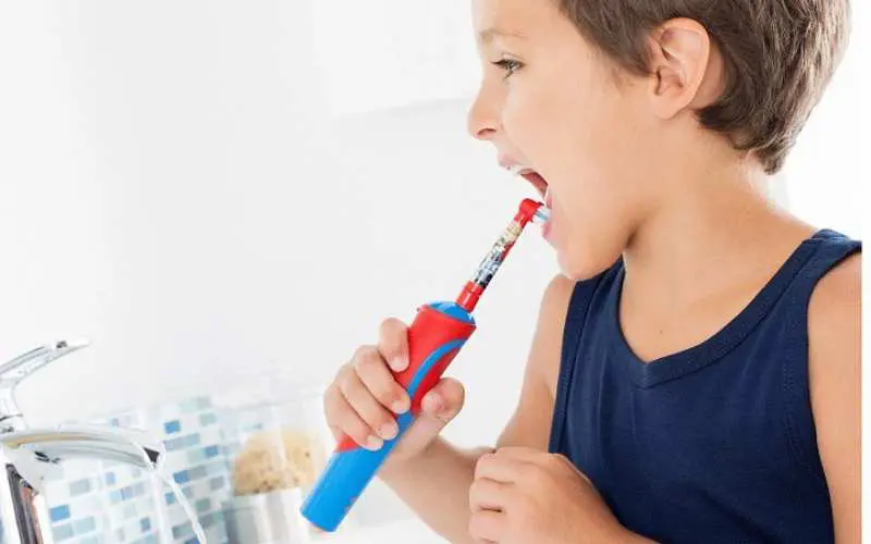 Bàn chải Oral là sản phẩm an toàn cho trẻ sử dụng