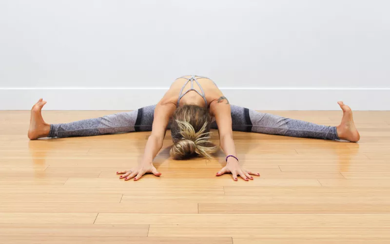 Tư thế cái compa - Upavistha Konasana
