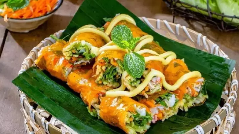 Mỗi 100 gram bánh tráng cuộn thường chứa từ 300 đến 400 calo