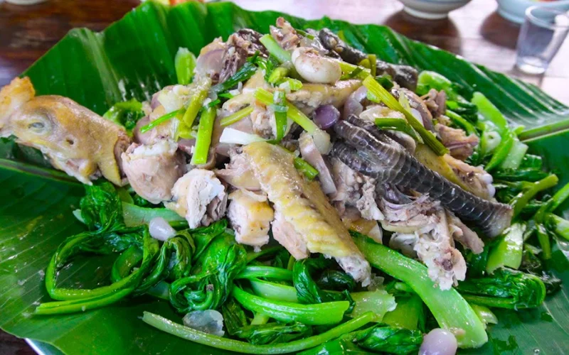 Gà hấp cải thìa là món ăn vô cùng tốt cho sức khỏe người dùng
