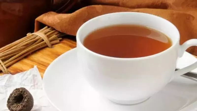 Thành phần chống viêm của trà có thể giúp làm dịu tình trạng không thoải mái ở vùng bụng