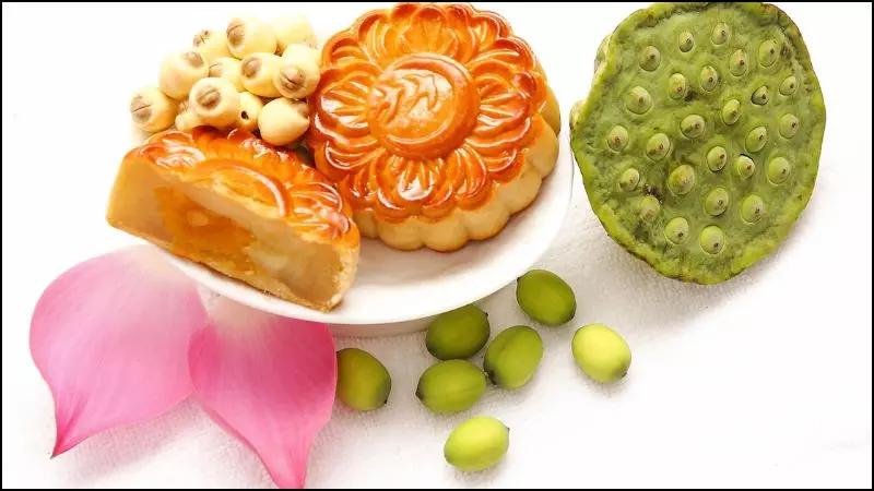 Bánh trung thu nhân đậu xanh hạt sen