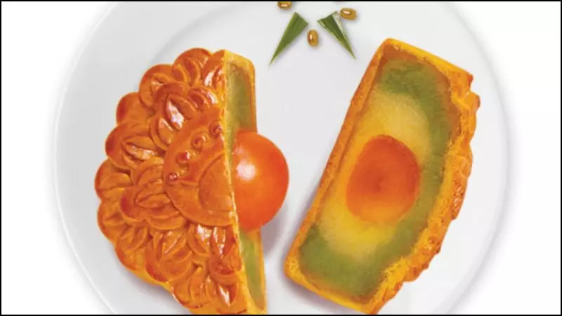 Bánh trung thu nướng nhân đậu xanh lá dứa