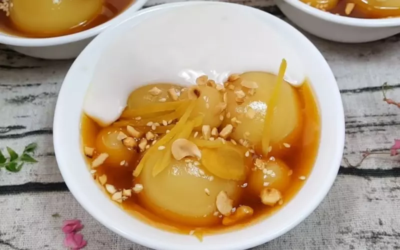 Để đảm bảo sức khỏe, bạn chỉ nên ăn một lượng vừa đủ chè trôi nước